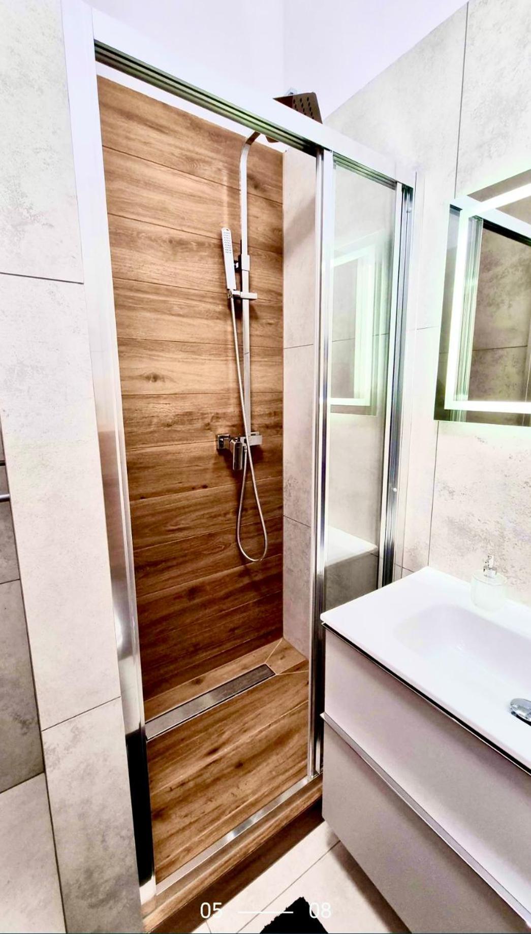 שצ'צ'ין Hanza Tower De Lux Green מראה חיצוני תמונה
