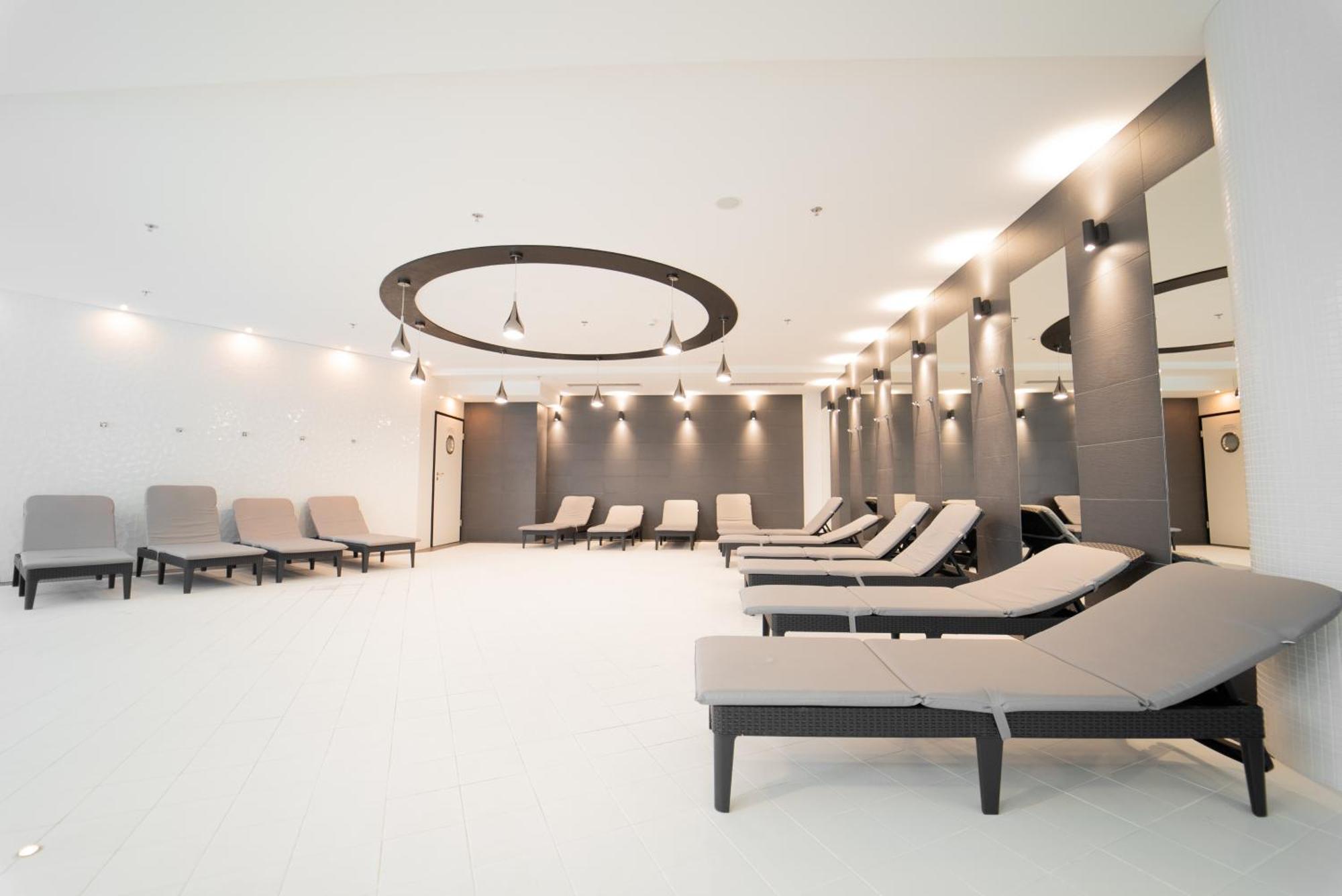 שצ'צ'ין Hanza Tower De Lux Green מראה חיצוני תמונה